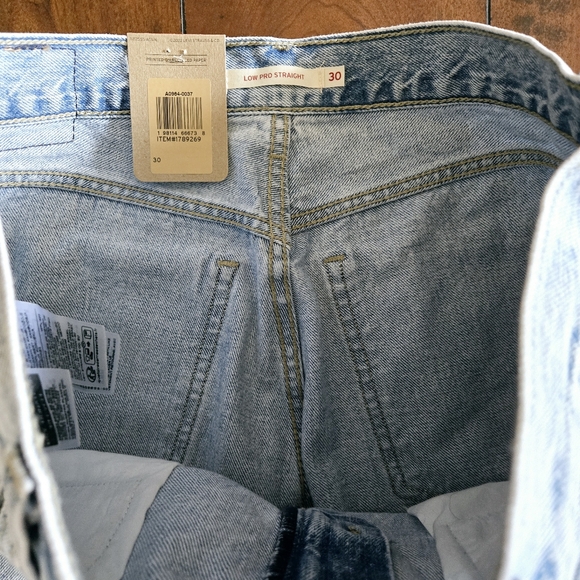 Levi's Women’s Low Pro Straight Leg Blue Jeans Light Wash Cotton Size 30 NWT - Picture 11 of 14